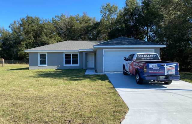 Custom Home - Desirable SE Ocala Neighborhood 3/2/2 **Won't Last** photos photos