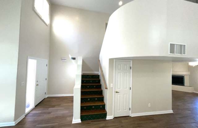 Great location near Sabino Canyon & Cloud Gallery 4