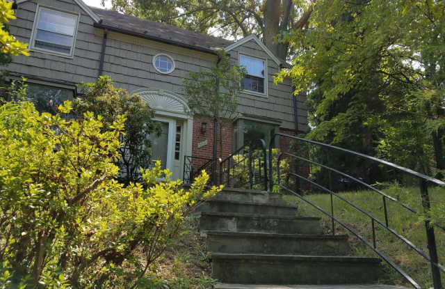 6691 32ND PL NW - 6691 32nd Place Northwest, Washington, DC 20015