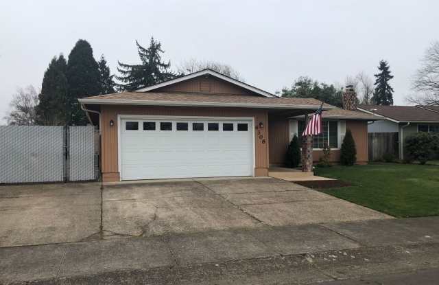 Spacious 3-bedroom, 2 bath home in SE Albany photos photos