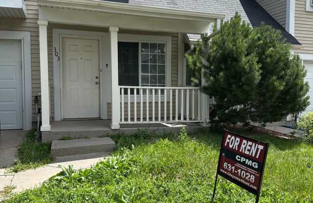 3 BEDROOM, 2 BATHROOM TOWNHOUSE WITH 1 CAR ATTACHED GARAGE Gallery 1