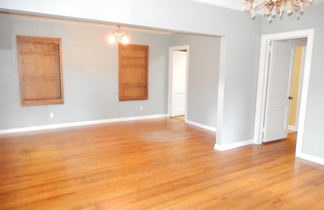 1553 Proctor Gallery 3