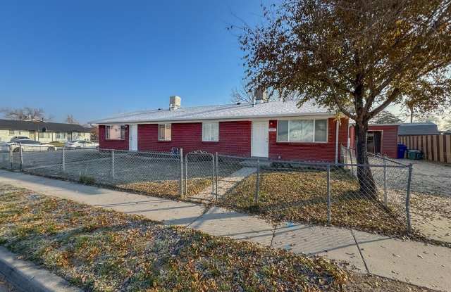 Charming Duplex with Prime Location in West Valley! photos photos