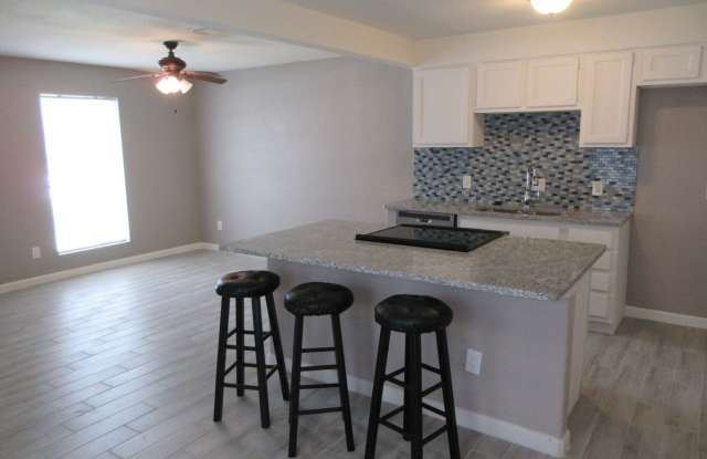 1908 UPLAND DR. Gallery 2