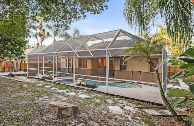 2717 Creek Drive Gallery 3