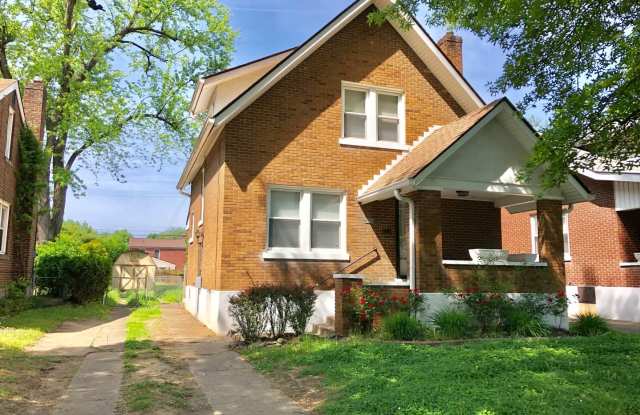 Beautiful 2 Bedroom/2 Bath South End Home Close to U of L photos photos