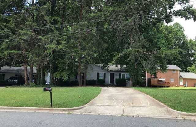 1808 Azalea Avenue Gallery 2