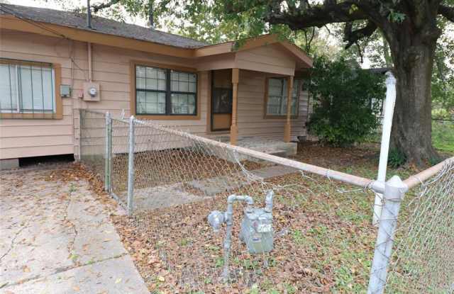 211 Arcadian Drive - 211 Arcadian Drive, Barrett, TX 77532