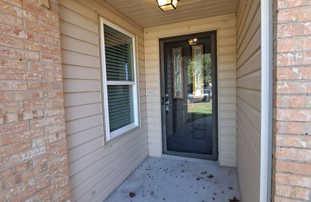 Beautiful Move In Ready 3/2/2 in Greenville! Gallery 3