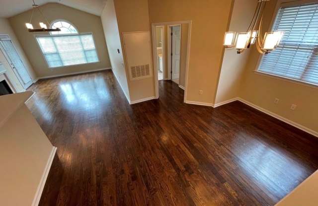 8118 Woodland Lane Gallery 3