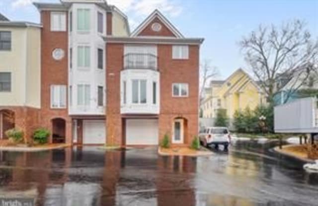 106 Chesterfield Place SW - 106 Chesterfield Place Southwest, Leesburg, VA 20175