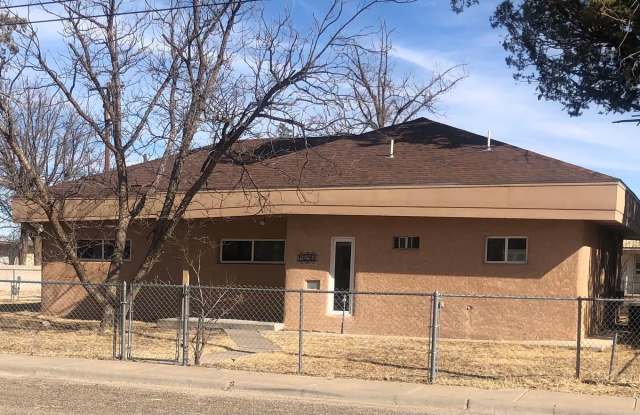 LARGE HOME IN CONVIENT LOCATION - 1515 South Avenue East, Portales, NM 88130