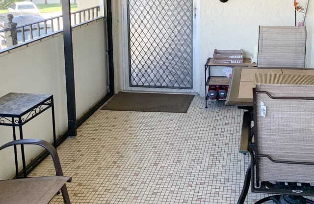 3487 La Palmas Ct D2 - 3487 La Palmas Court, Greenacres, FL 33463