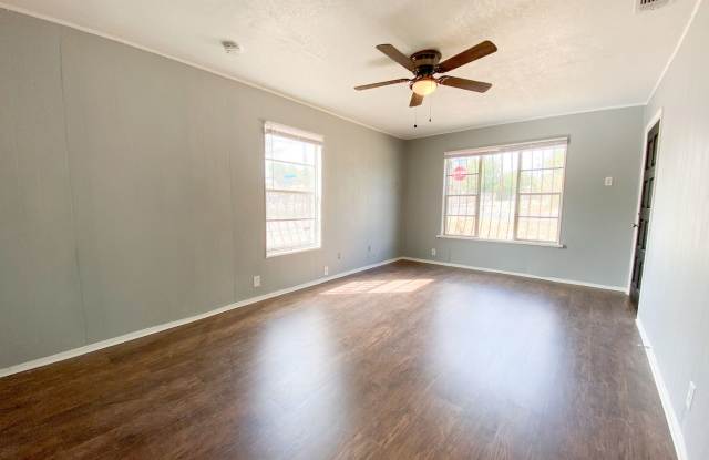 UNIVERSITY PARK - 338 Continental Avenue, San Antonio, TX 78228 UNIVERSITY PARK - 338 Continental Avenue, San Antonio, TX 78228