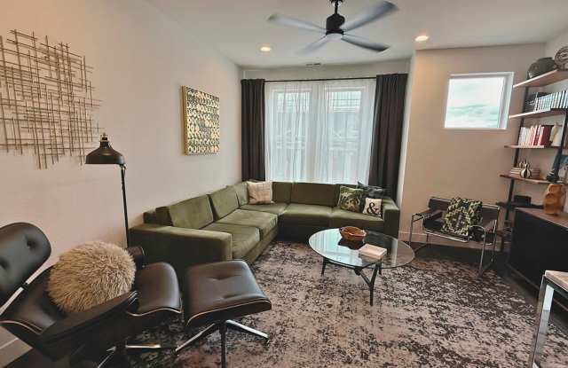 Charming 3BR House in Denver Gallery 1