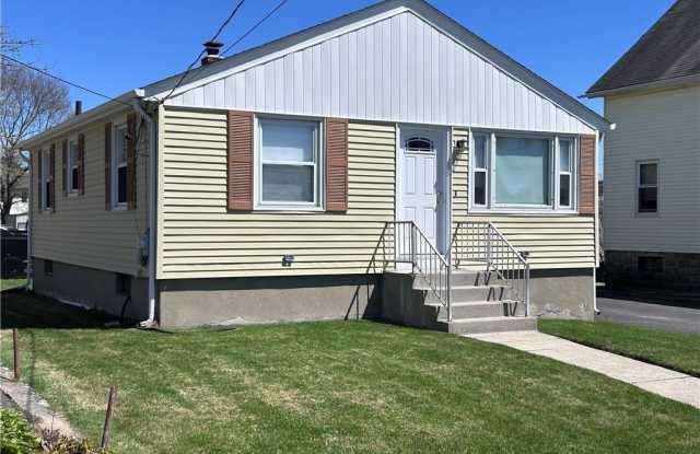 9 Custer Avenue photos photos