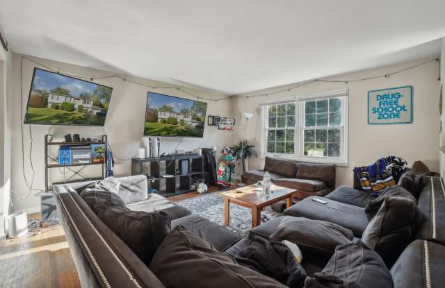 7404 Dartmouth Avenue Gallery 2