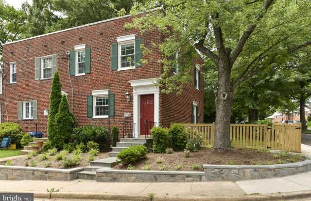 212 GENTRY AVENUE - 212 Gentry Avenue, Alexandria, VA 22305
