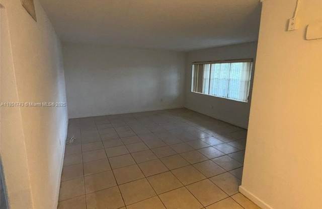 13700 NE 6th Ave photos photos