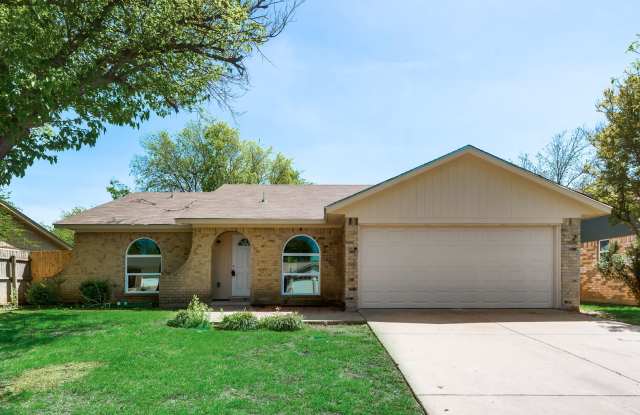 WATAUGA: Single Story - 6628 Murel Drive, Watauga, TX 76148