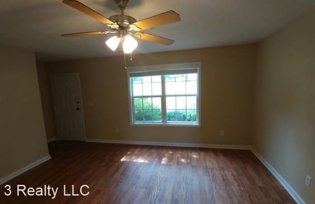 9 E Newnan Road Gallery 2