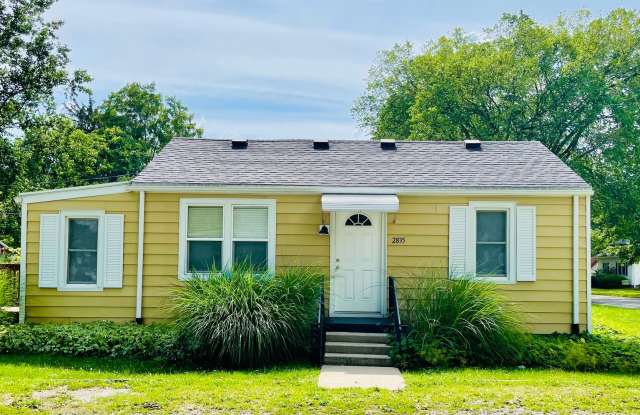 Charming 2-Bedroom Home with Bonus Room on Terre Haute’s East Side photos photos