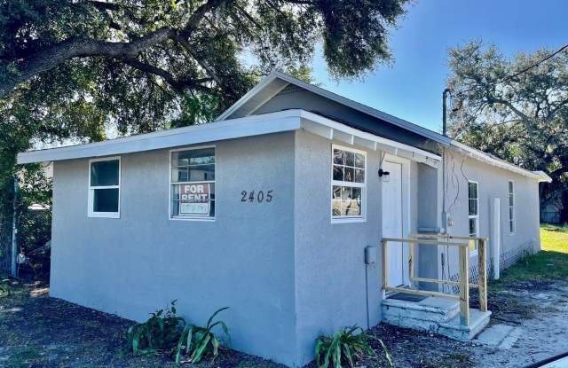 3BR/1BA with HUGE Backyard, LVT Wood Floors, Lots of Living Space! - 2405 East Main Street, Crystal Lake, FL 33801