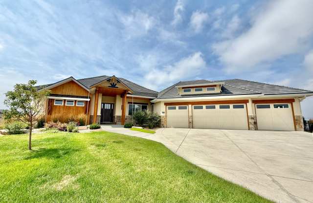 Luxury Golf Retreat in Berthoud with Breathtaking Mountain and TCP Golf Course Views photos photos