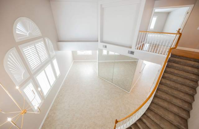 Beautiful Home in a Guard Gated Community - 9509 Gainey Ranch Avenue, Spring Valley, NV 89147