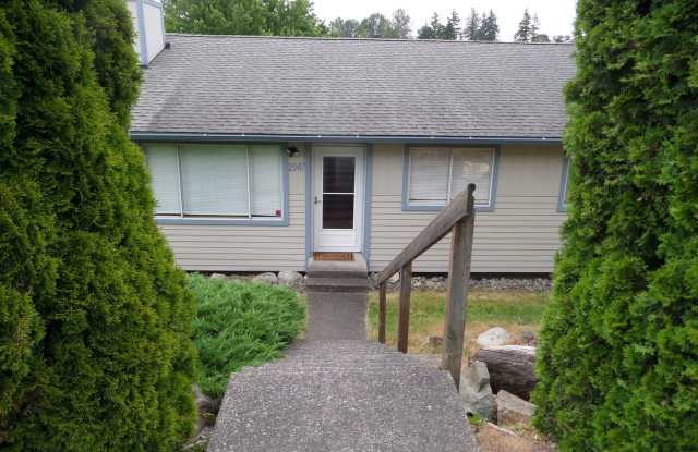 Great 3-Bedroom Duplex in North Tacoma - Top Floor!! photos photos