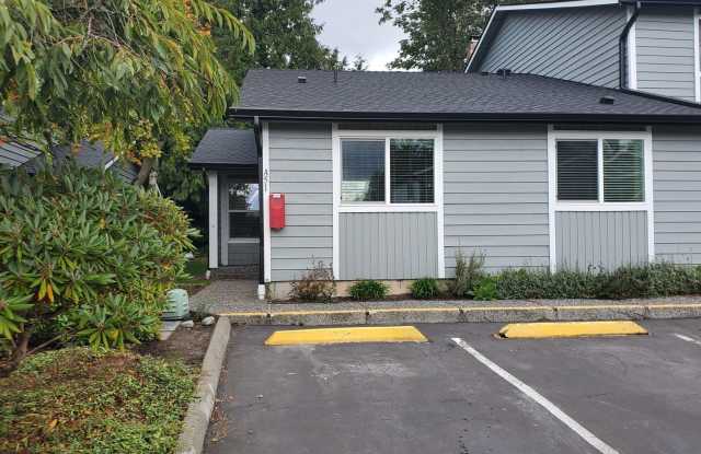 Spacious 2bd 1.75 Condo in Highly Desirable Area with Tons of Storage! Gallery 3