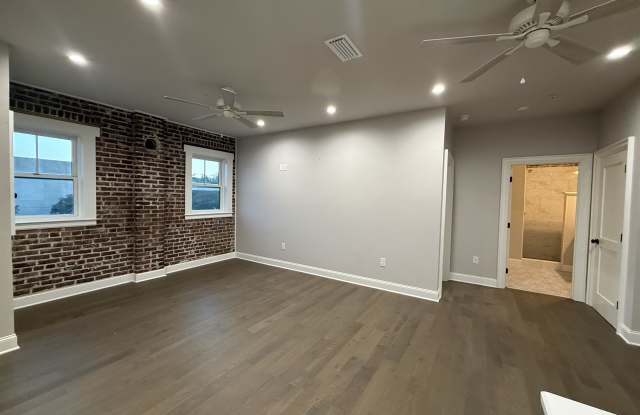 102 N Alston St Unit 203 Gallery 4