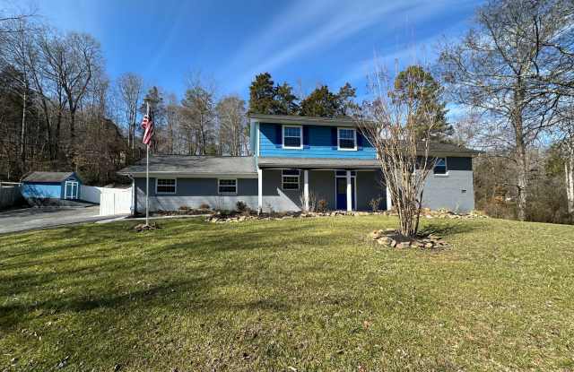 Beautiful 4 Bed / 2.5 Bath w/ 2-car garage  fenced yard – Move-In Ready! - 300 Jefferson Lane, Anderson County, TN 37716