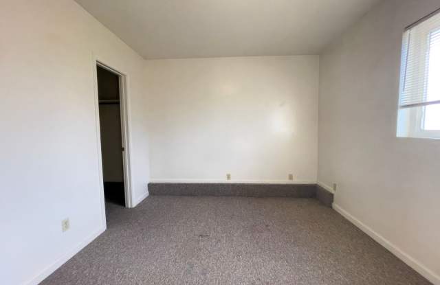 Coming Soon: 9011 W Jackson St! 3 Bedroom 1 Bath! Pet Friendly! Yorktown School District Gallery 4