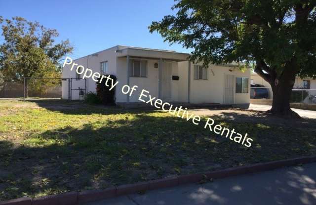 2324 E. Idaho Ave - Terrific 3 bed 2 bath Las Cruces Rental House with refrigerated air! photos photos