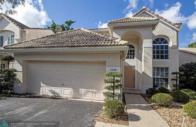7740 Hibiscus Ln - 7740 Hibiscus Lane, Coral Springs, FL 33065