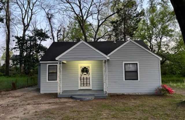 4 Success Realty now offering this 2 bedroom 1 bathroom home. - 277 West Waldorf Avenue, Memphis, TN 38109 4 Success Realty now offering this 2 bedroom 1 bathroom home. - 277 West Waldorf Avenue, Memphis, TN 38109