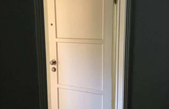 264 S Reeves Drive, Apt. 103 - 264 S Reeves Dr, Beverly Hills, CA 90212