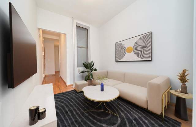 462 9th Avenue Gallery 1
