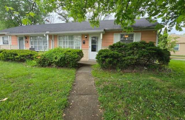 Two Bedroom Duplex IN Lawrence Township Located Near 56th St and Franklin Rd photos photos