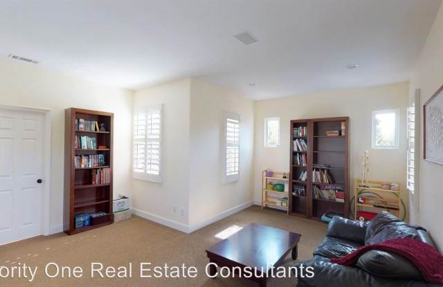 4443 Philbrook Sq Gallery 4