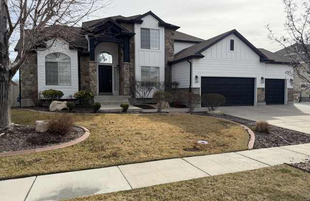 1540 East 450 North photos photos