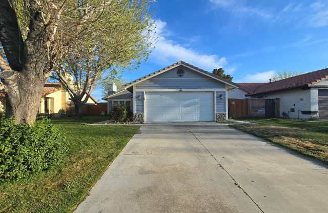 2835 La Vida Dr, Lancaster CA 93535 photos photos