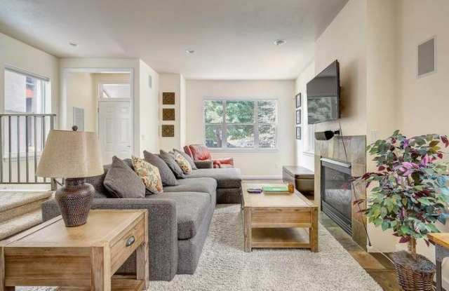 2918 Wyandot Street Gallery 2