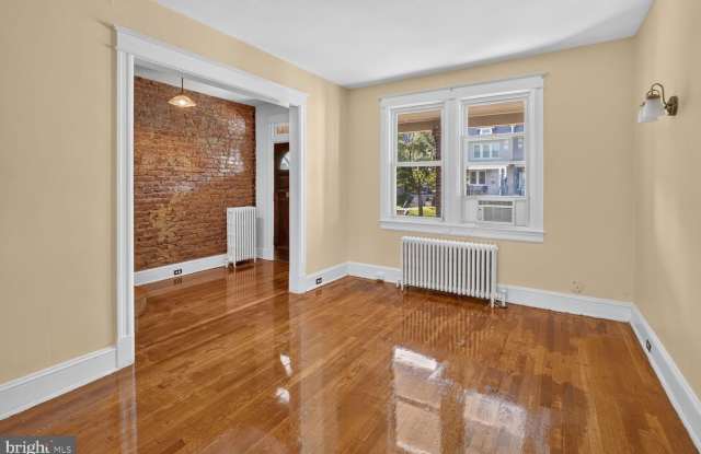 623 FARRAGUT ST NW Gallery 4