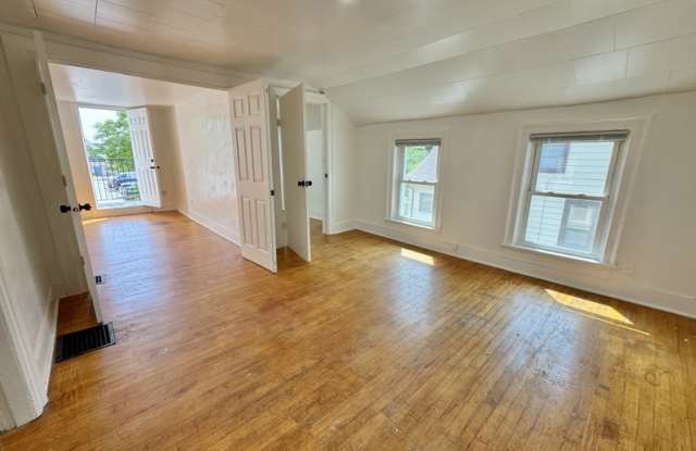312 South Chestnut Avenue - Upper Gallery 4