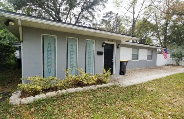 4560 SUSSEX AVE - 4560 Sussex Avenue, Jacksonville, FL 32210