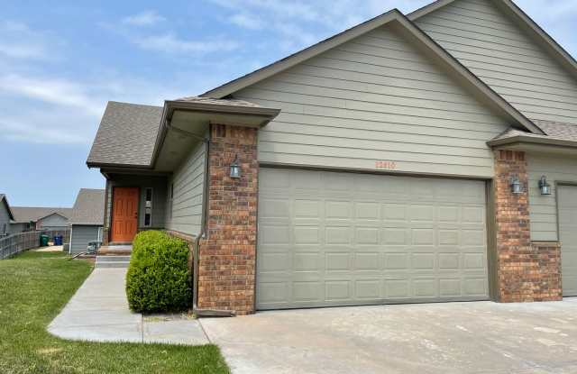 Stunning Townhome in East Wichita-This is a Must See! Gallery 1