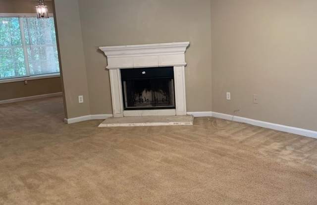7082 Ravenwood Ln Gallery 3