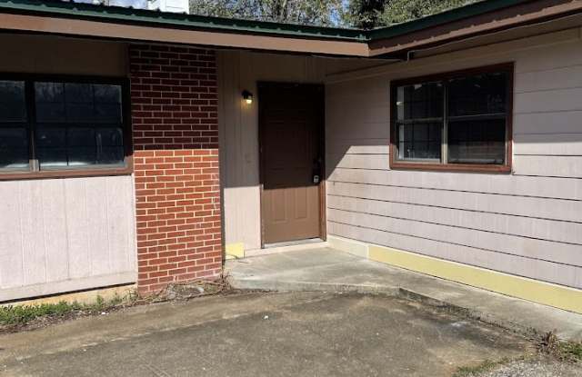 2000 North Riverview Circle - 2000 North Riverview Circle, Albany, GA 31705 2000 North Riverview Circle - 2000 North Riverview Circle, Albany, GA 31705